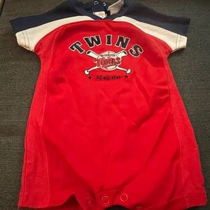 Minnesota Twins Baby Onesie Size 12M